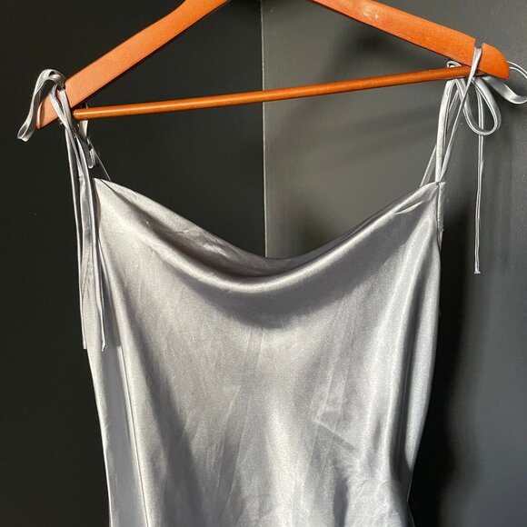 Bridesmaids or Hot Dates? You Decide! - Picture 2 of 8